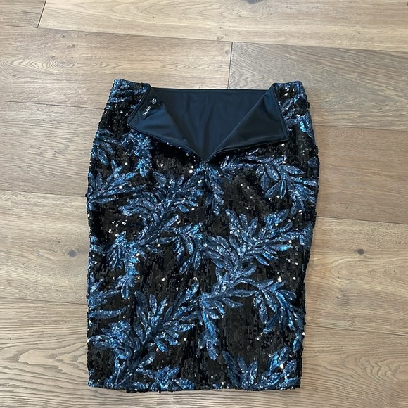 Boohoo Plus Sz Melissa Floral Sequin Thigh Split Midi Skirt Black/Navy Sz 14 US - Picture 9 of 9